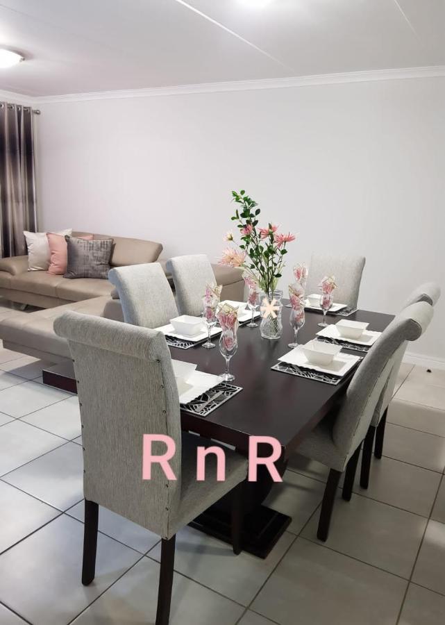 Rnr Crystal Lagoon Apartment Претория Екстериор снимка